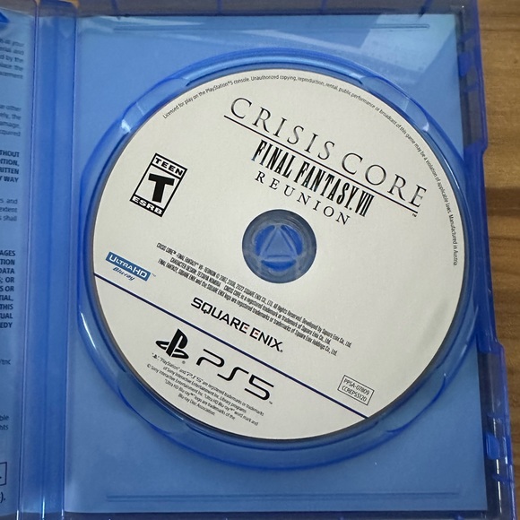 LIKE NEW CRISIS CORE FFVII REUNION PS5 - Picture 3 of 4